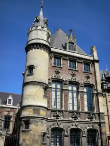 Douai - Hôtel de ville (mairie)