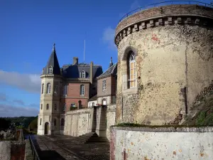 Dreux - Bâtiments du domaine de la chapelle royale