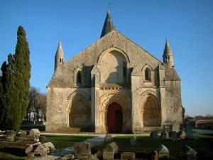 Église d'Aulnay-de-Saintonge - Église Saint-Pierre (art roman)