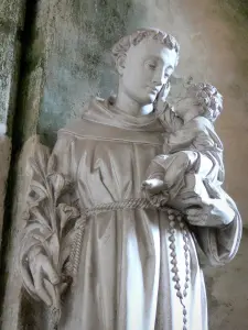 Église de Vignory - Intérieur de l'église romane Saint-Étienne : statue