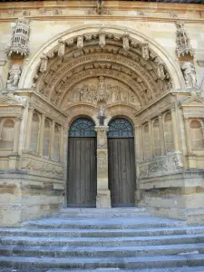 Église de Vouziers - Façade Renaissance de l'église Saint-Maurille : portail central