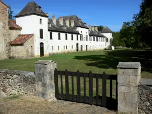 Escaladieu abbey - Former Cistercian abbey (in Bonnemazon, in the Baronnies area): abbey buildings