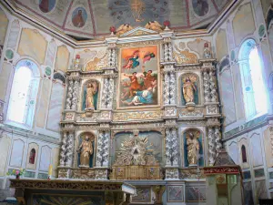 Espelette - Binnen in de kerk van Saint-Étienne: altaarstuk