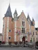 Étampes - Facade of the Town Hall and flowers