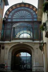 Évian-les-Bains - Hall de entrada de información (la exposición) sobre el agua (Cachat refresco)