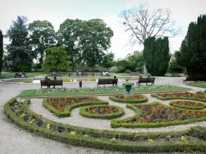 Évreux - Public garden (Parc François Mitterrand), with its flowerbeds, benches, trees and its basin, adjoining the former Capucins' convent