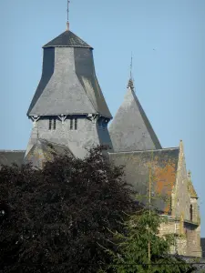 Évron basilica - Notre-Dame-de-l'Épine basilica