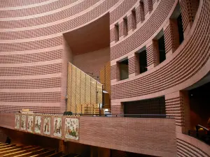 Évry - Dentro de la Catedral de la Resurrección de San Corbiniano