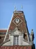 Familistère Godin - Palais social de Guise : fenêtres et toiture de l'aile gauche du familistère