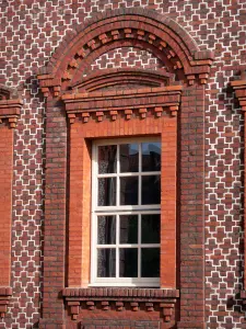 Familistery of Godin - Guise Social Palace: window of the school of the Familistery