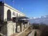 Die Festung Bastille - Stätte der Bastille (auf der Gemeinde Grenoble): Festung mit Blick auf die umliegenden Berge