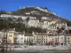 Die Festung Bastille - Befestigungsanlage der Bastille (Hügel der Bastille) überragend die Häuser und Hochhäuser der Stadt Grenoble