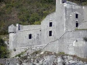 Festung Ecluse - Militärische Befestigung; auf der Gemeinde Léaz