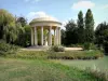 Finca de Trianón - Templo del Amor en el jardín inglés del parque del Palacio de Versalles