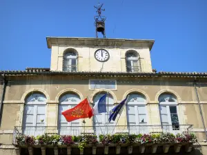 Fleurance - Flower-bedecked facade of Town Hall