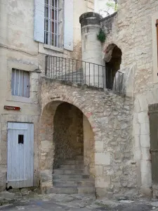 Forcalquier - Las escaleras y las casas de la ciudad vieja