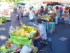 Fort-de-France - Früchte-und Gemüse Stände des Marktes des Blumenparks