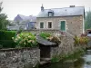 Fougères - Maisons au bord de la rivière Nançon
