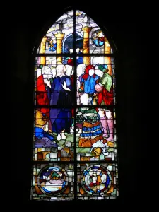 Fougères - Intérieur de l'église Saint-Léonard : vitraux