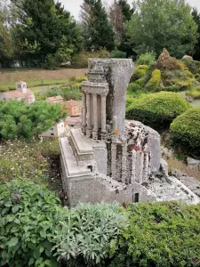 France Miniature - Miniature representing the monument of La Turbie