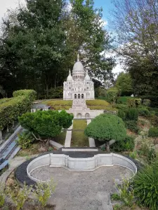 France Miniature - Miniature of the Basilica of the Sacred Heart