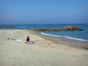 Frontignan-Plage - Playa de la localidad, a las rocas y el mar Mediterráneo