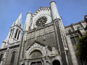 Gap - Cathédrale Notre-Dame-et-Saint-Arnoux de style néo-gothique