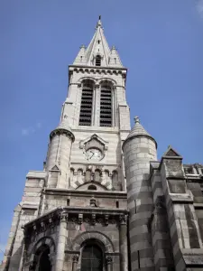 Gap - Notre-Dame-et-Saint-Arnoux cathedral of Neo-Gothic style: bell tower