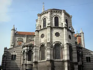 Gap - Cathédrale Notre-Dame-et-Saint-Arnoux de style néo-gothique