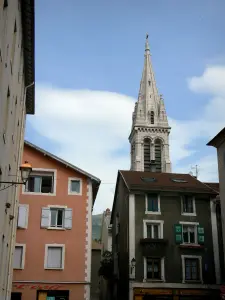 Gap - Bell tower of the Notre-Dame-et-Saint-Arnoux cathedral and houses of the old town