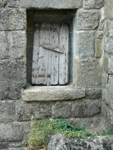 La Garde-Guérin - Stone gevel van een huis