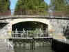 Garonne-Kanal - Schleuse und Brücke; in Le Mas-d'Agenais