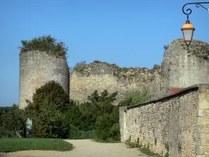 Gençay castle - Ruin (remains) of the medieval fortified castle (fortress), lamppost