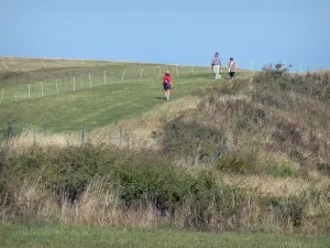 Gergovie plateau - Walkers on a plateau; in La Roche-Blanche