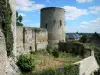 Gisors - Château fort de Gisors : tour du Prisonnier et fortifications