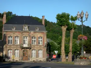 Givet - House facade and floral decorations of the town