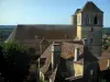 Gourdon - Kirche Saint-Pierre und Hausdächer der Altstadt, in der Bouriane, im Quercy