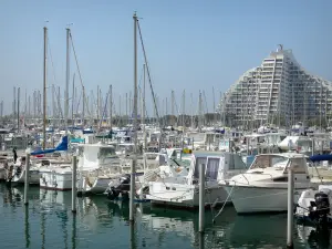 La Grande-Motte - Embarcación y Vela puerto deportivo y la construcción de la estación