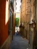 Grasse - Smalle en kleurrijke straten van de oude binnenstad