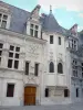 Grenoble - Ancien palais du Parlement du Dauphiné (ancien palais de Justice) : aile de style gothique flamboyant à gauche, absidiole de la chapelle, et aile Renaissance à droite