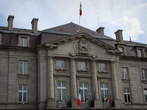 Guéret - Façade de l'hôtel de ville (mairie)