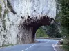 Guiers Mort gorges - Cliff overhanging the gorge road