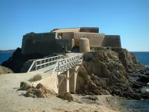 Halbinsel Giens - Kleine Brücke die zum Turm Fondue führt