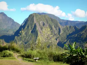 Hell-Bourg - Blickpunkt auf die Bergspitze Anchaing, sich befindend im Herzen des natürlichen Talkessels Salazie, im Nationalpark der Réunion