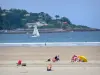 Hendaye - Holidaymakers on the sandy beach with a view of the Atlantic Ocean and the Spanish coast