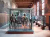 Herdenkingslocatie Hôtel des Invalides - Legermuseum - Wapens Department en oud pantser: collecties van de koninklijke zaal (refter)
