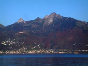 Het Lemanmeer - Meer en de bergen van de Zwitserse bank