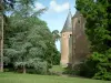 Het park van kasteel Ainay-le-Vieil - Gids voor toerisme, vakantie & weekend in de Cher