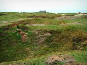 Hoc headland - Landing site: craters