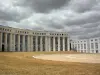 Hoofdas van Cergy-Pontoise - Place des Colonnes Hubert Renaud